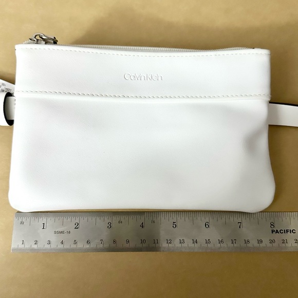 NWT - Calvin Klein White Belt Bag L/XL - Picture 10 of 11